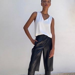 Babaton Murphy Cropped Vneck Tank